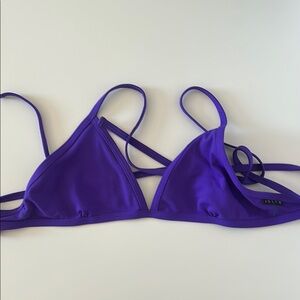 Jolyn Triangle Top L